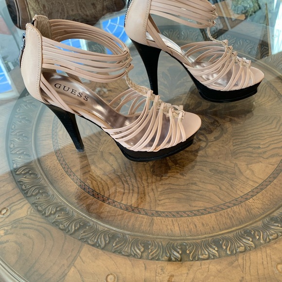 🤍 GUESS Heels 🤍 - Picture 5 of 8